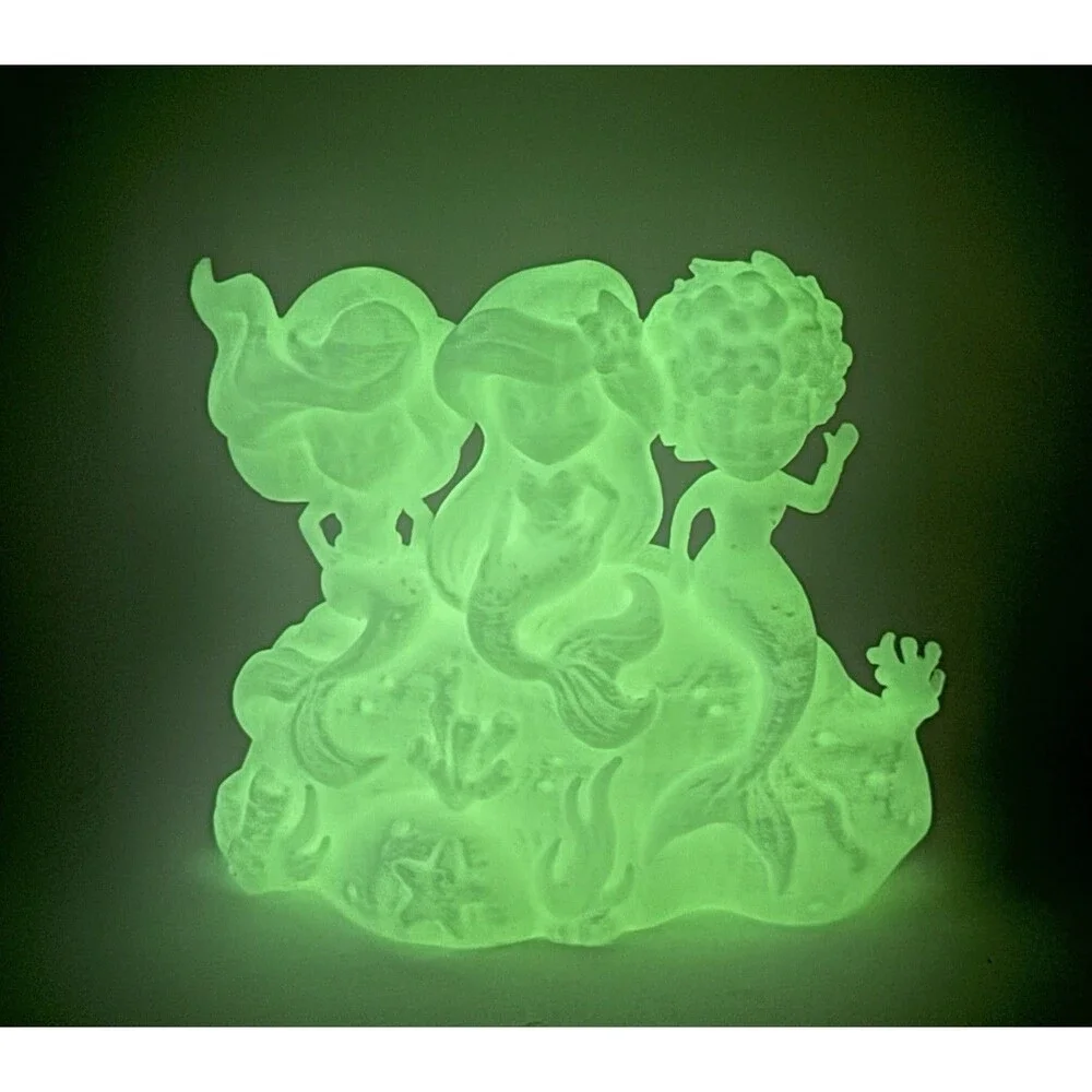 Sea Monkeys Real Life Mermaids 3.5” Glow-In-The-Dark Toy